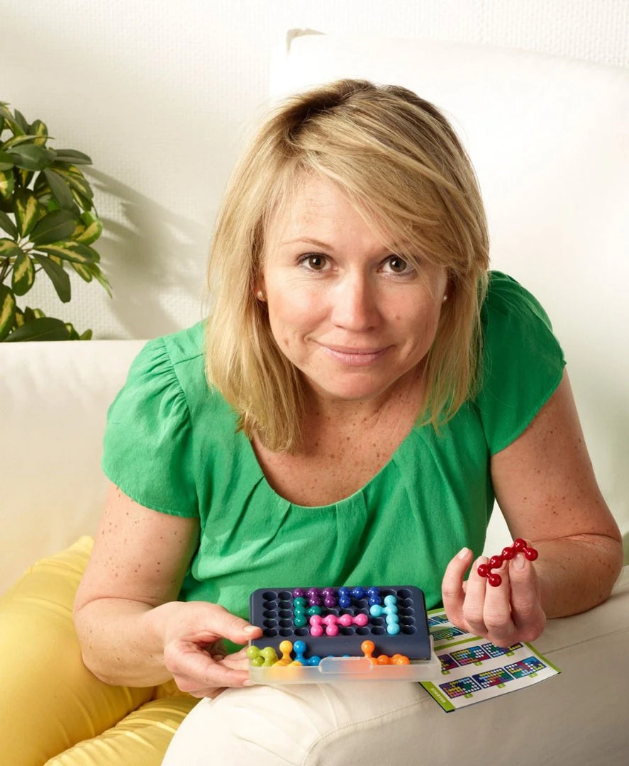 Board Games Smart Games: IQ Fit 7 Board Games Smart Games: IQ Fit