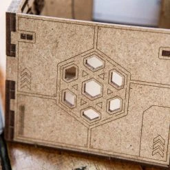 The Dicetroyers - Deck Holder: Crate Version (250 Standard Size Sleeved Cards) (Italy Import)