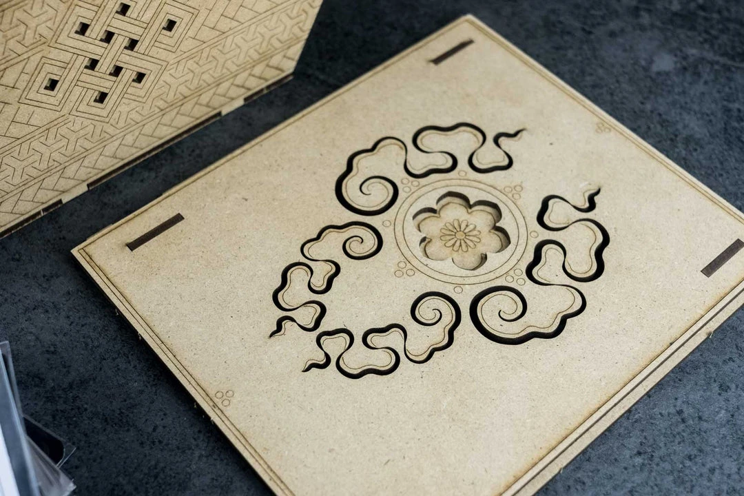 Import Games The Dicetroyers - Deck Holder: Cherry Version (500 Standard Size Sleeved Cards) (Italy Import) 6 Import Games The Dicetroyers - Deck Holder: Cherry Version (500 Standard Size Sleeved Cards) (Italy Import)