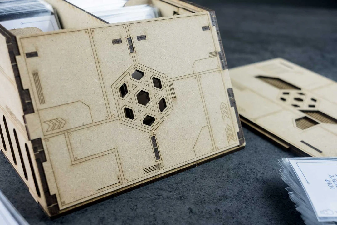 Import Games The Dicetroyers - Deck Holder: Crate Version (500 Standard Size Sleeved Cards) (Italy Import) 4 Import Games The Dicetroyers - Deck Holder: Crate Version (500 Standard Size Sleeved Cards) (Italy Import)