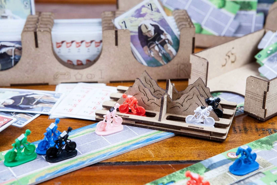 The Dicetroyers - Flamme Rouge (Base Game Or With Peloton Expansion) (Italy Import) 13 The Dicetroyers - Flamme Rouge (Base Game Or With Peloton Expansion) (Italy Import)