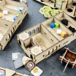 The Dicetroyers - Heaven & Ale (Base Game Or With Kegs & More Expansion) (Italy Import) Import Games